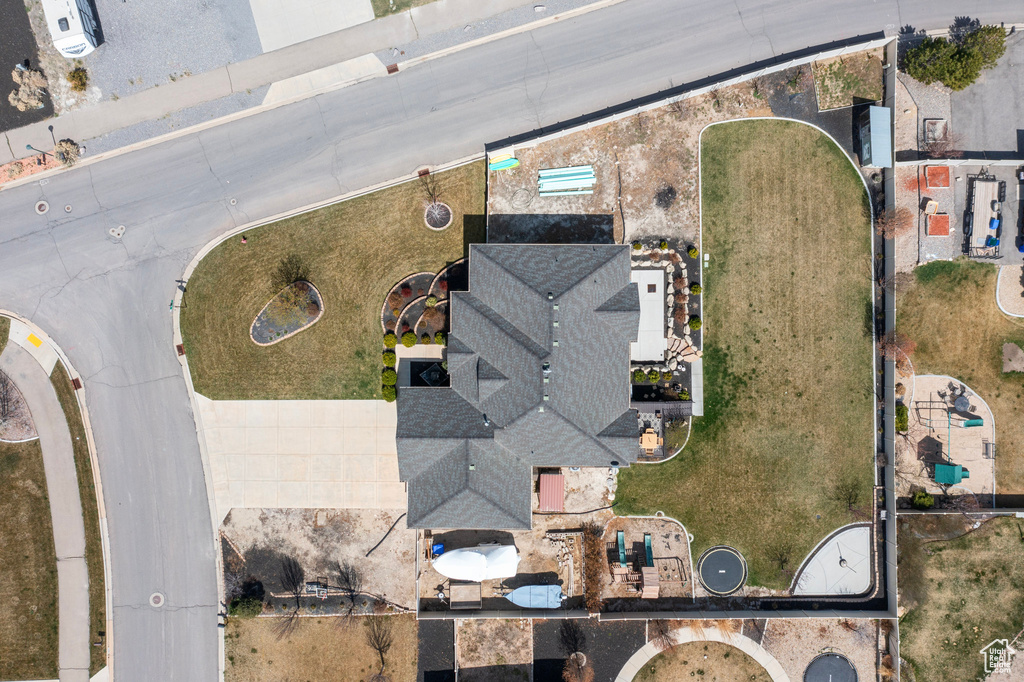 Birds eye view of property