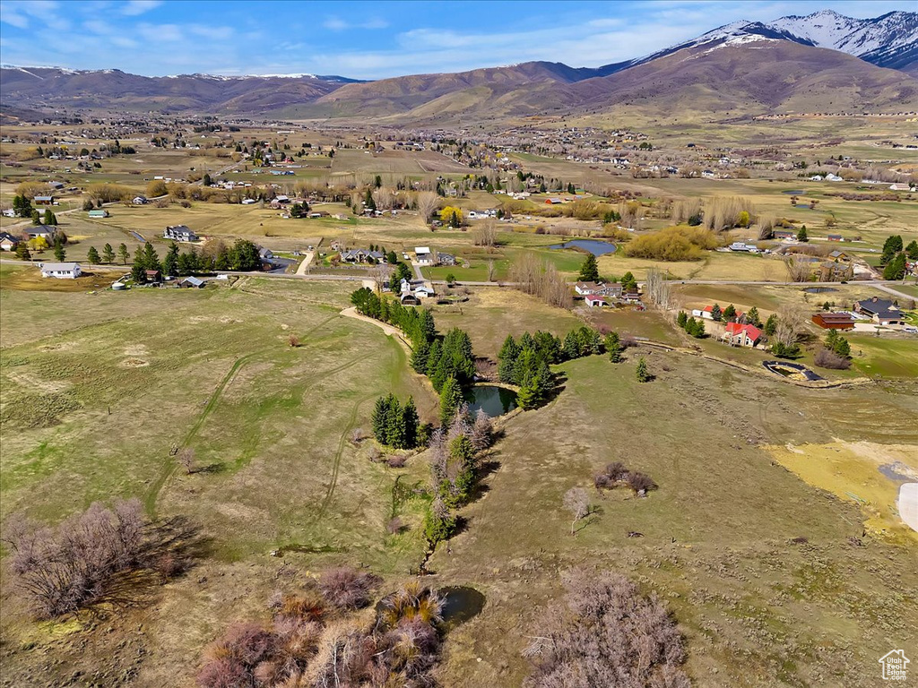 Drone / aerial view featuring a mountain view