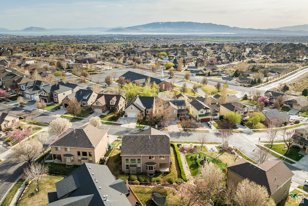 Bird's eye view featuring a mountain view and a residential view