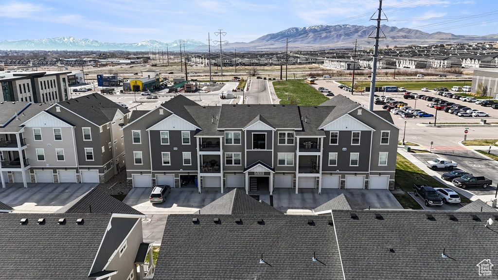 Drone / aerial view featuring a mountain view