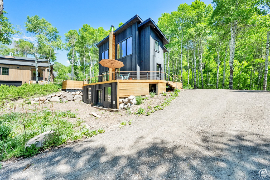 View of home's exterior