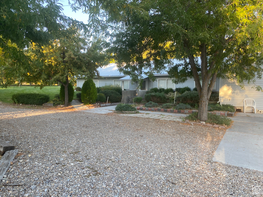 View of obstructed view of property