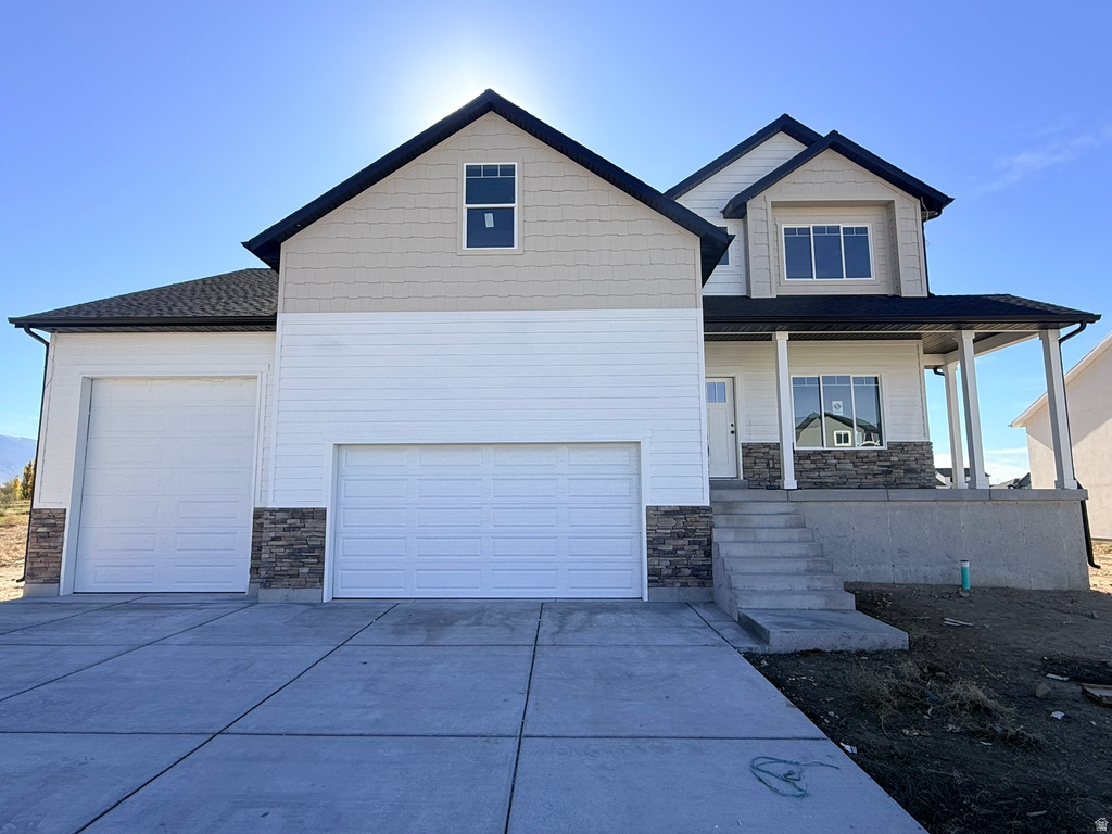 2405 W 3200 N Farr West, UT 84404