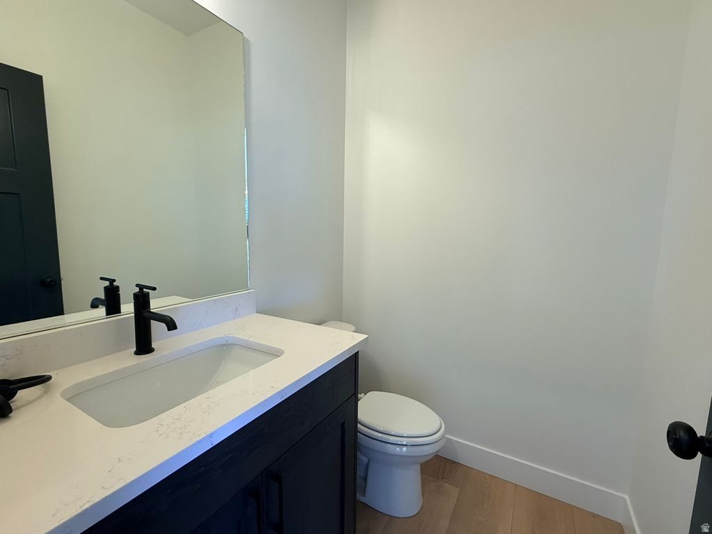 2405 W 3200 N Farr West, UT 84404