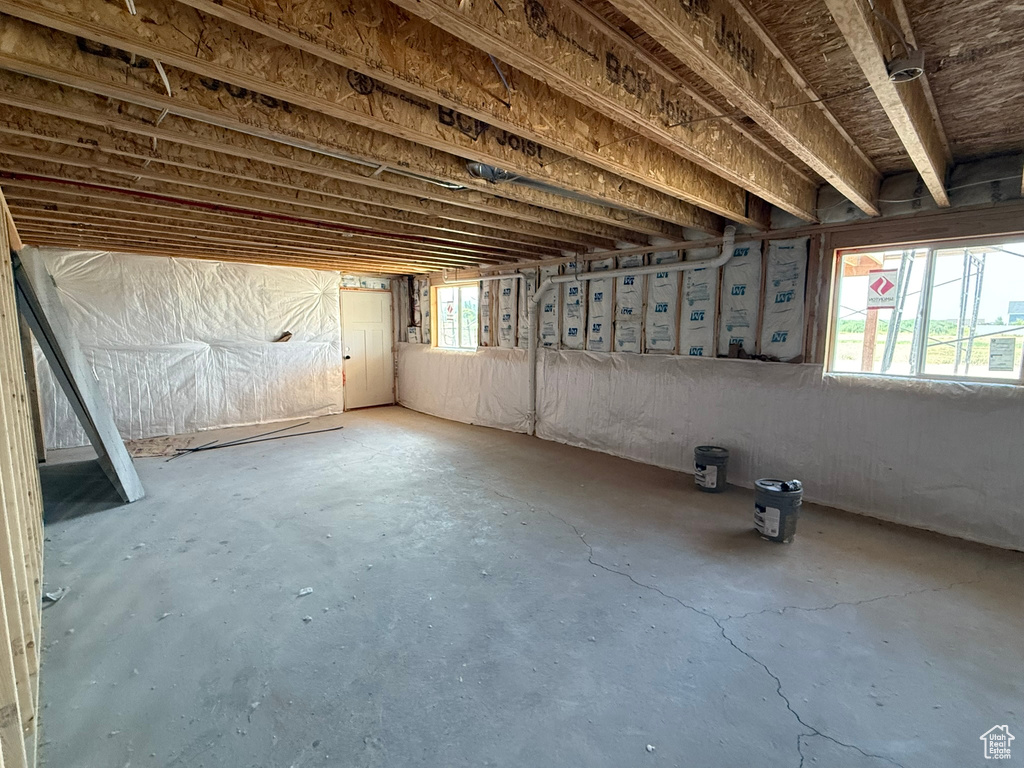 2405 W 3200 N Farr West, UT 84404
