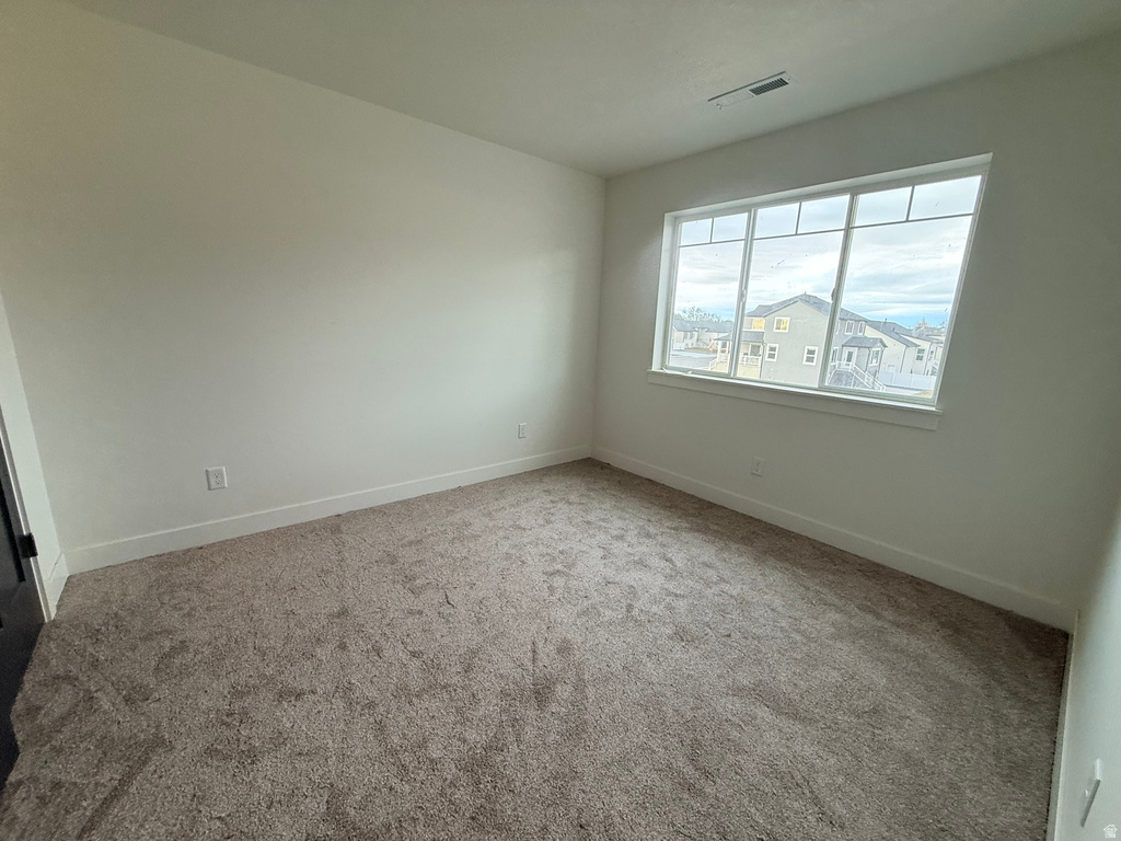 2405 W 3200 N Farr West, UT 84404