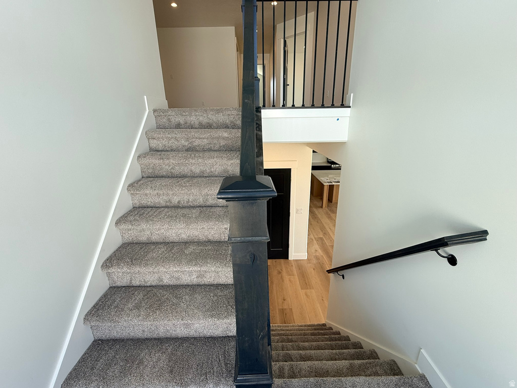 2405 W 3200 N Farr West, UT 84404