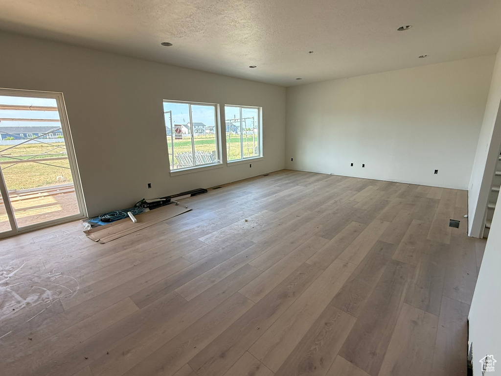 2405 W 3200 N Farr West, UT 84404