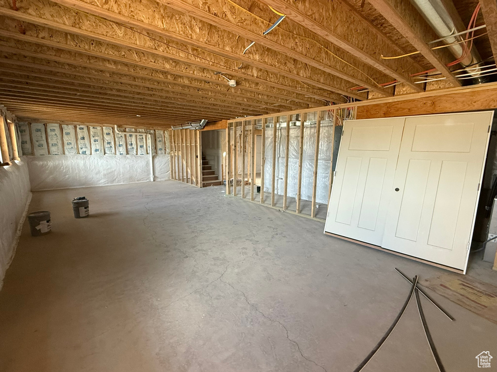 2405 W 3200 N Farr West, UT 84404