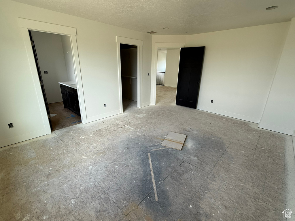 2405 W 3200 N Farr West, UT 84404