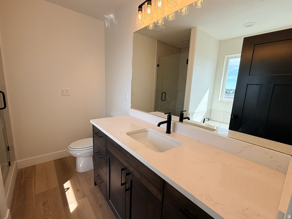 2405 W 3200 N Farr West, UT 84404