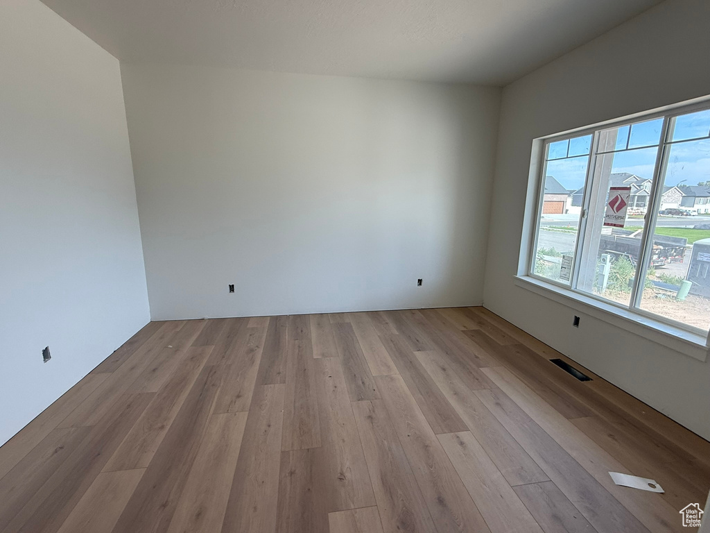 2405 W 3200 N Farr West, UT 84404