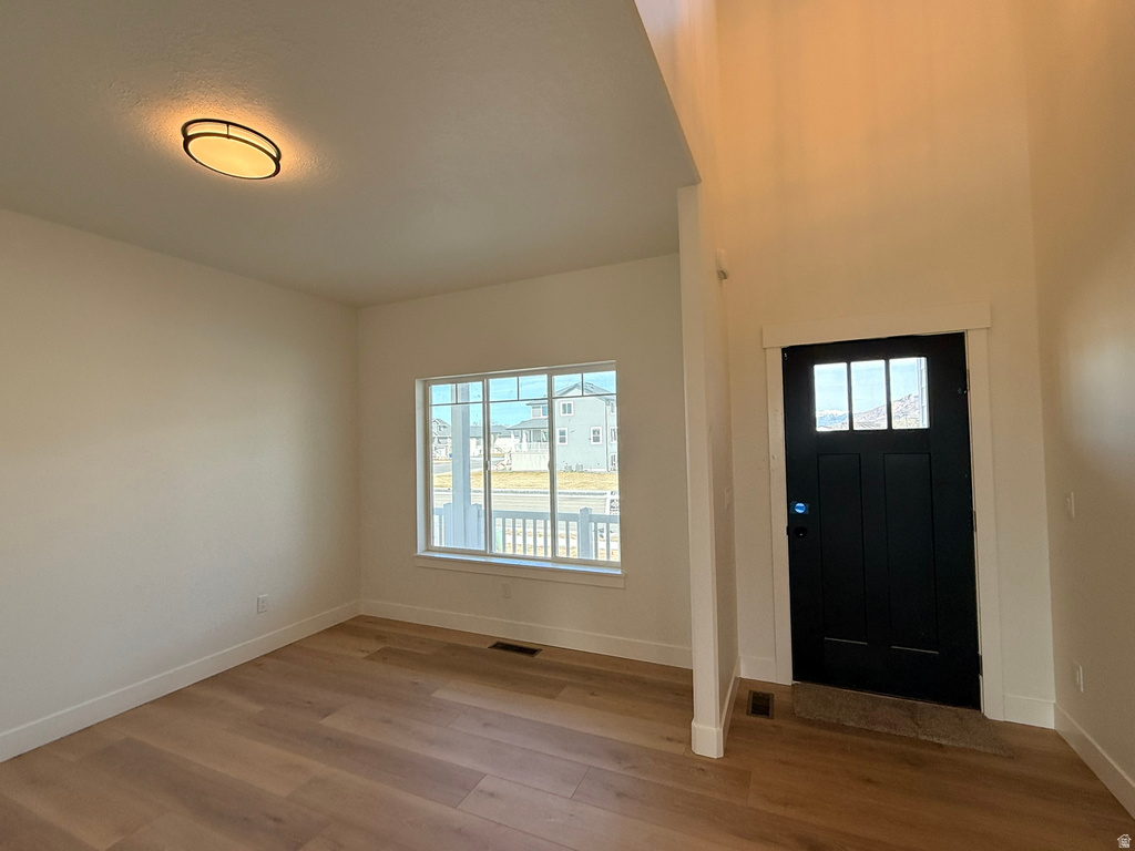 2405 W 3200 N Farr West, UT 84404