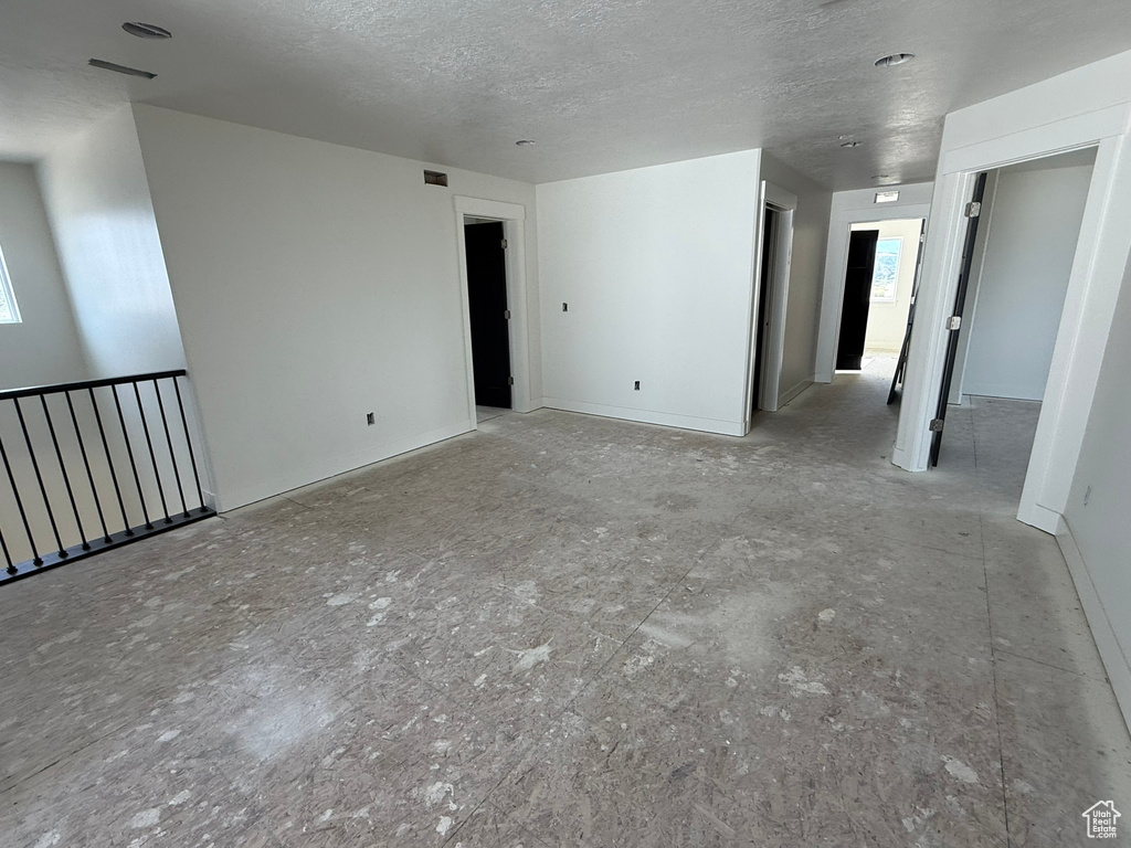 2405 W 3200 N Farr West, UT 84404