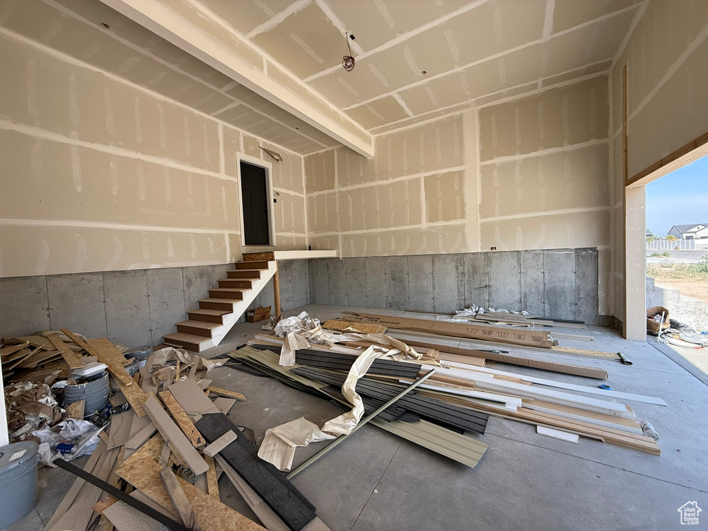 2405 W 3200 N Farr West, UT 84404