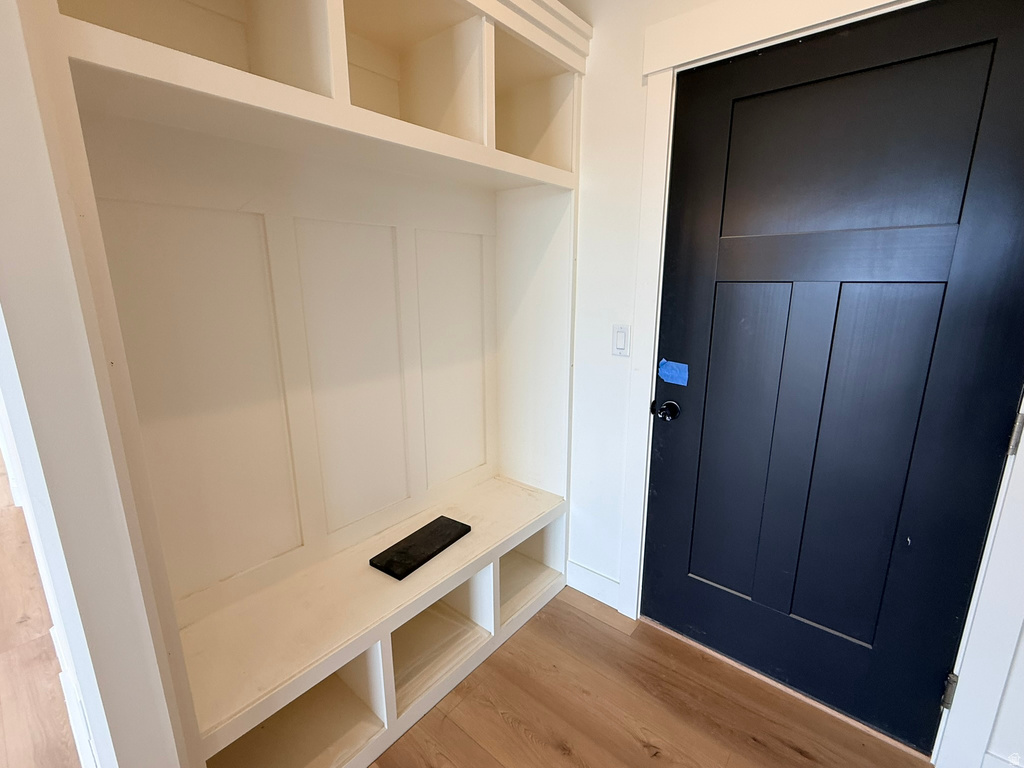 2405 W 3200 N Farr West, UT 84404