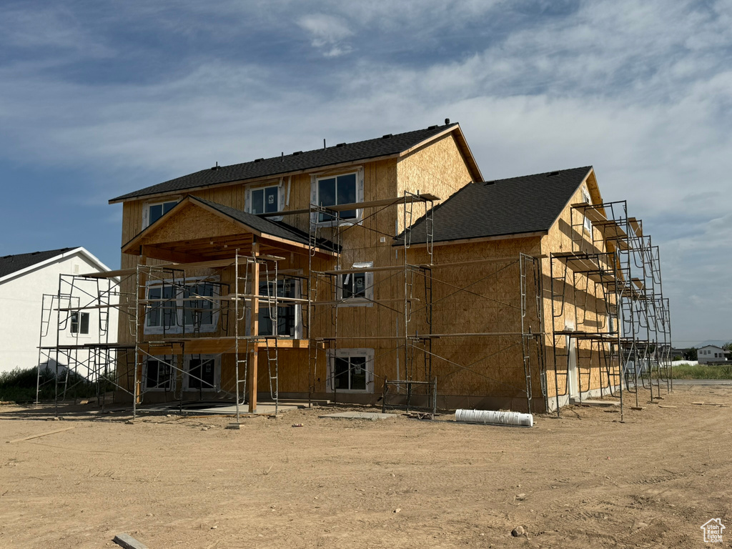 2405 W 3200 N Farr West, UT 84404