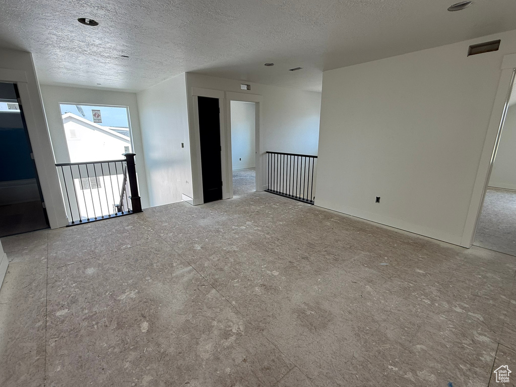 2405 W 3200 N Farr West, UT 84404