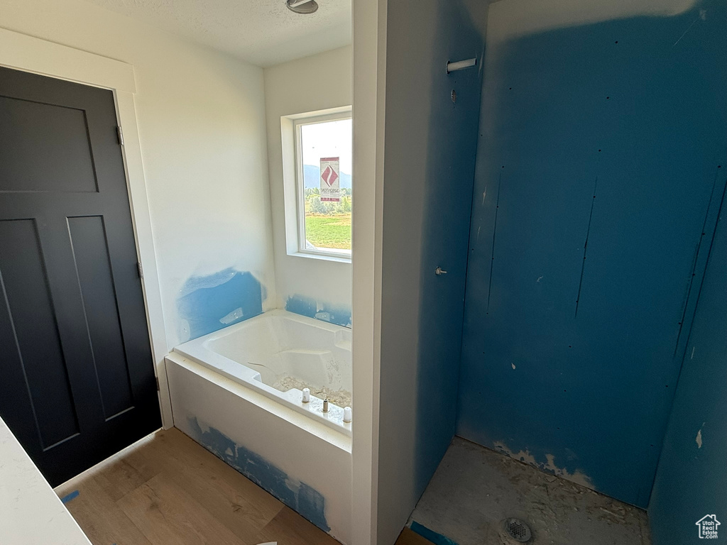 2405 W 3200 N Farr West, UT 84404