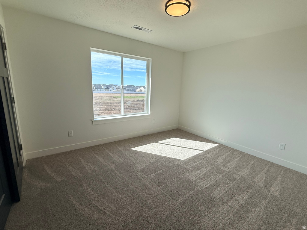 2405 W 3200 N Farr West, UT 84404