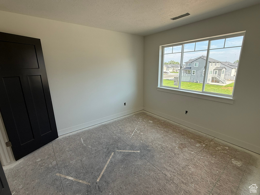 2405 W 3200 N Farr West, UT 84404