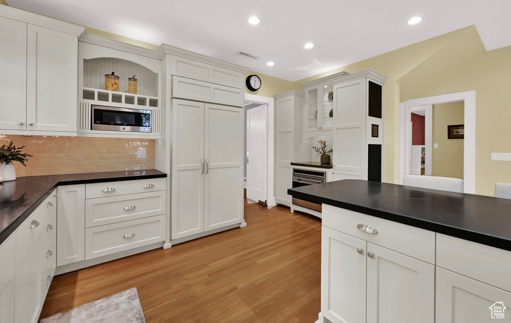 Photo 13 for MLS #2076925 at 1401 E Sigsbee Ave