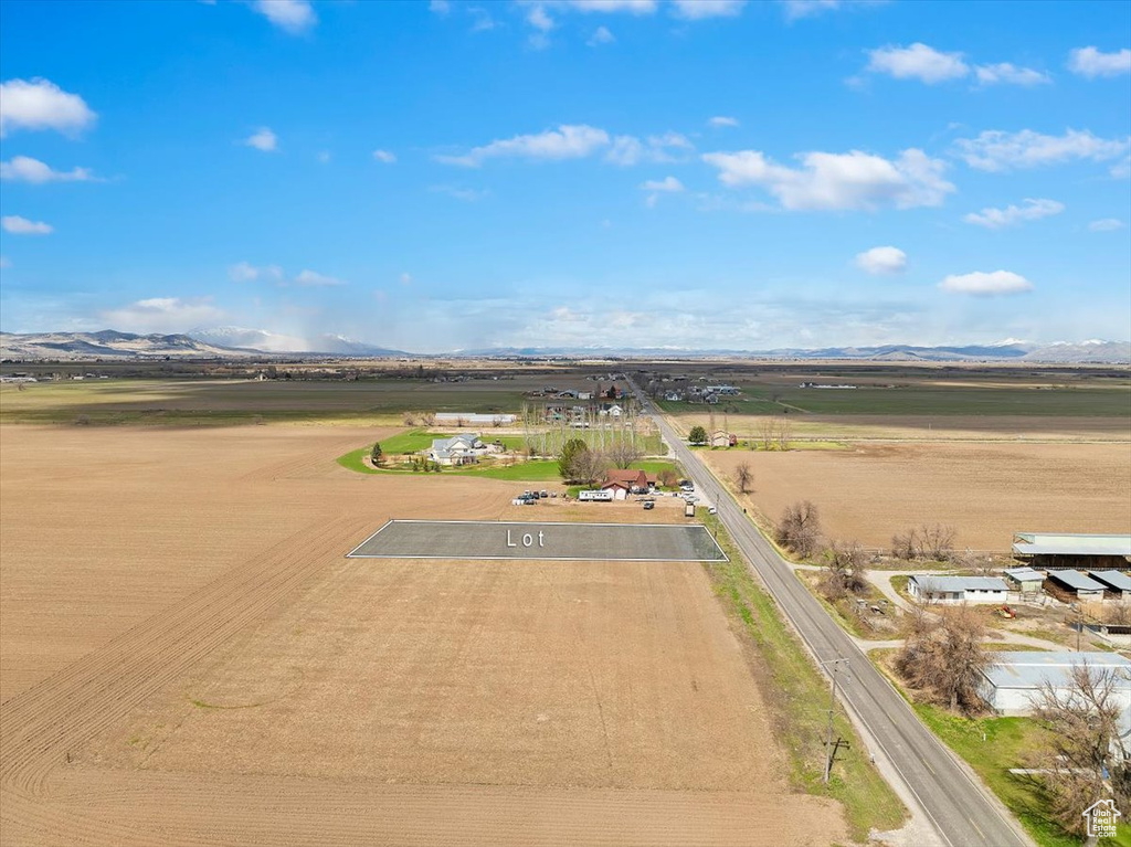 Drone / aerial view featuring a mountain view