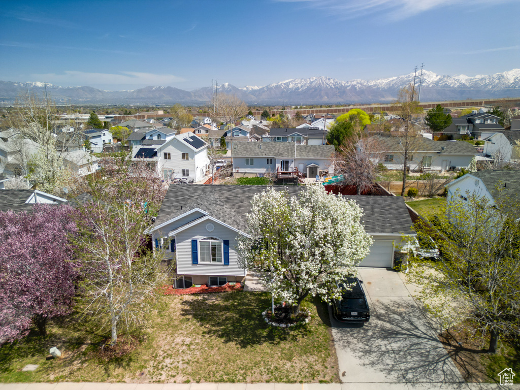 Bird\'s eye view with a mountain view and a residential view