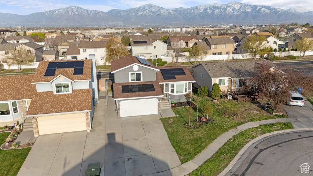 Bird\\\\\\\'s eye view featuring a residential view and a mountain view