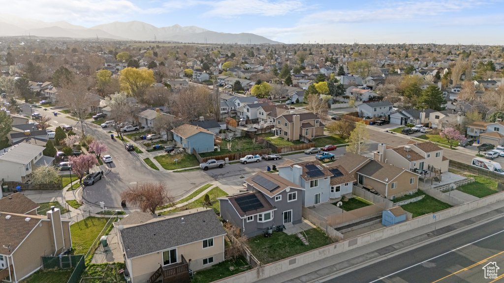Bird\\\\\\\'s eye view with a mountain view and a residential view