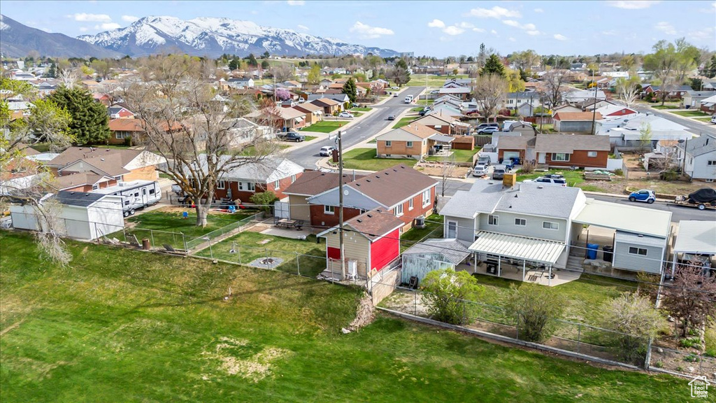 Bird\\\'s eye view with a residential view and a mountain view