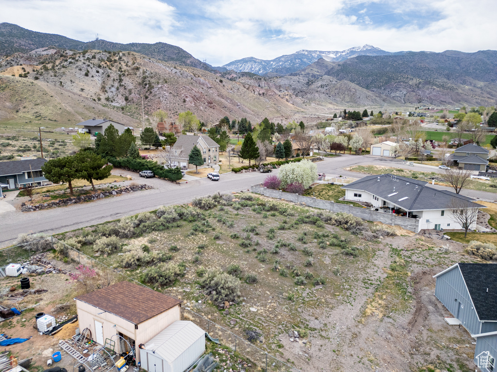 Drone / aerial view featuring a mountain view