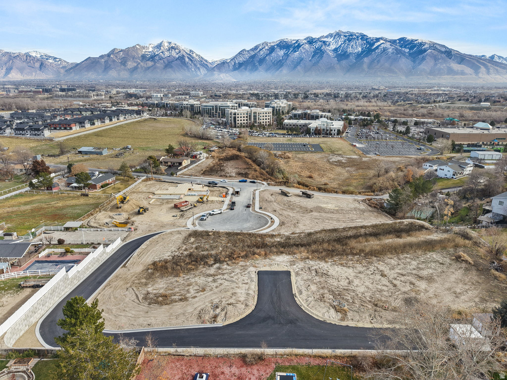 1096 W KINGS LANDING CT South Jordan, UT 84095