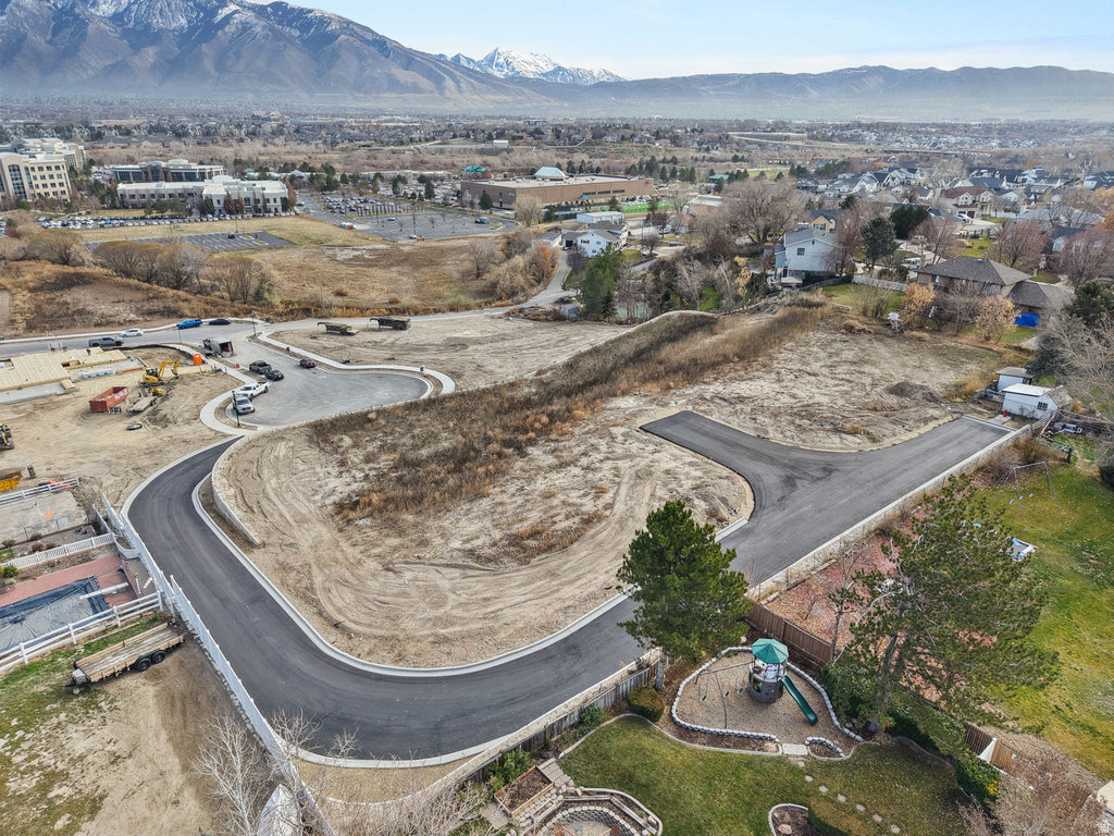 1096 W KINGS LANDING CT South Jordan, UT 84095