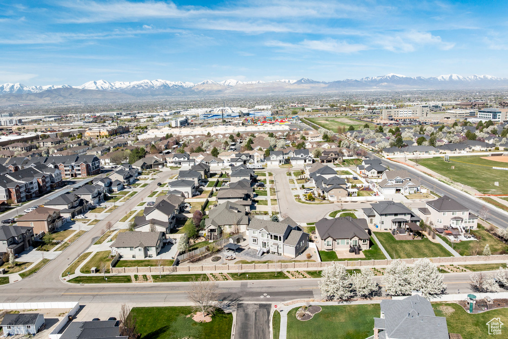Bird's eye view with a residential view and a mountain view