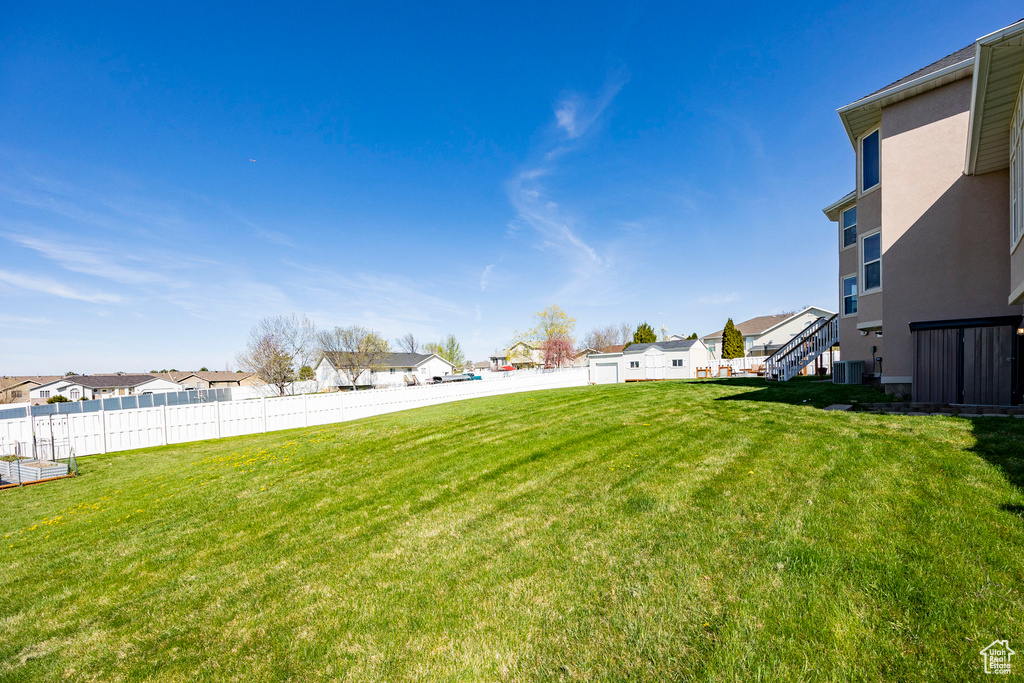 View of yard featuring a residential view
