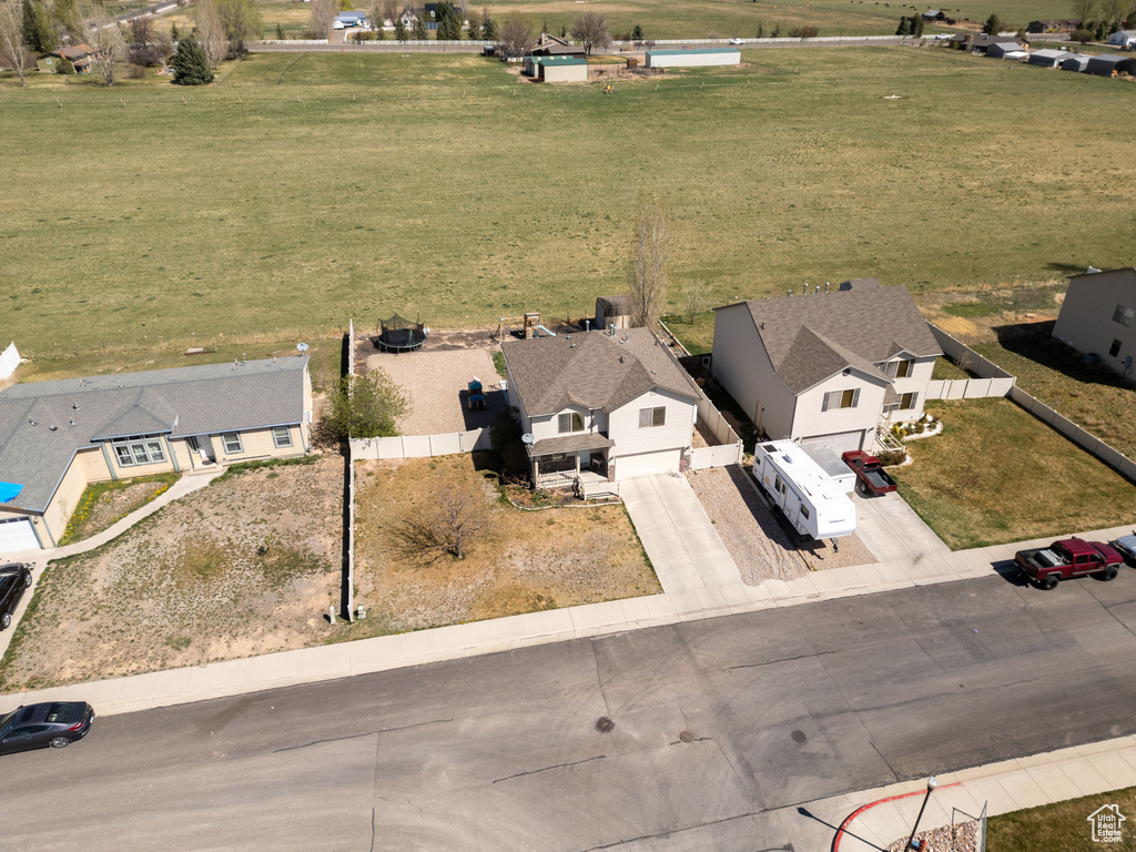 Birds eye view of property featuring a residential view