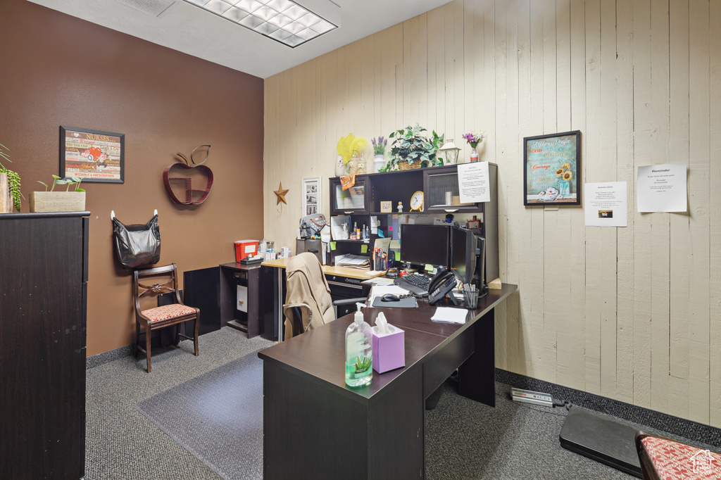 Office featuring carpet flooring