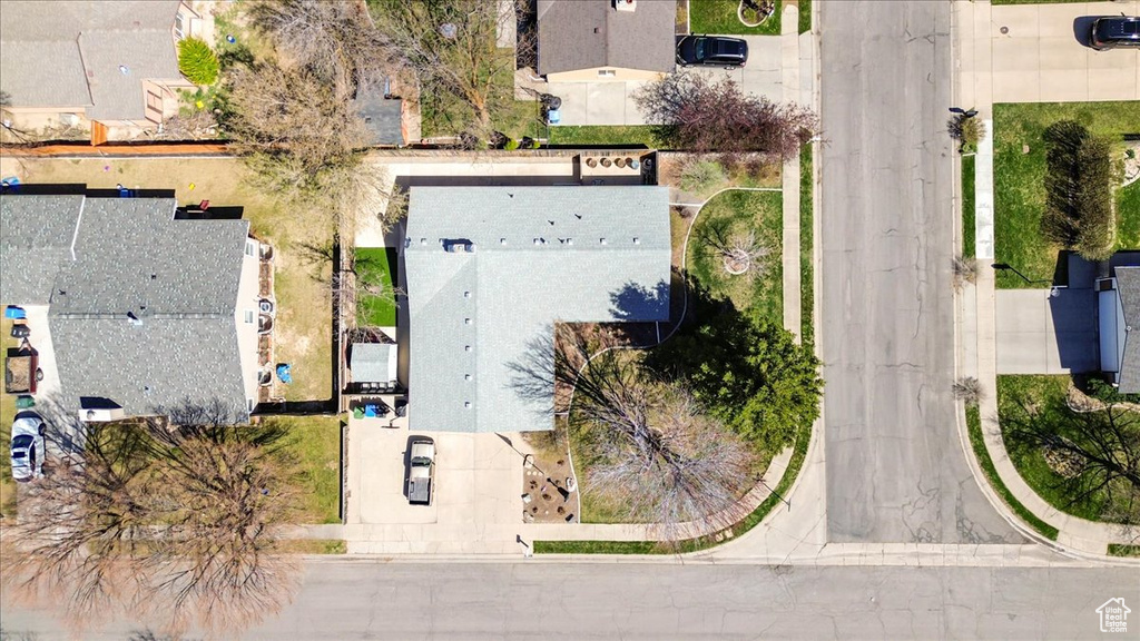 Birds eye view of property