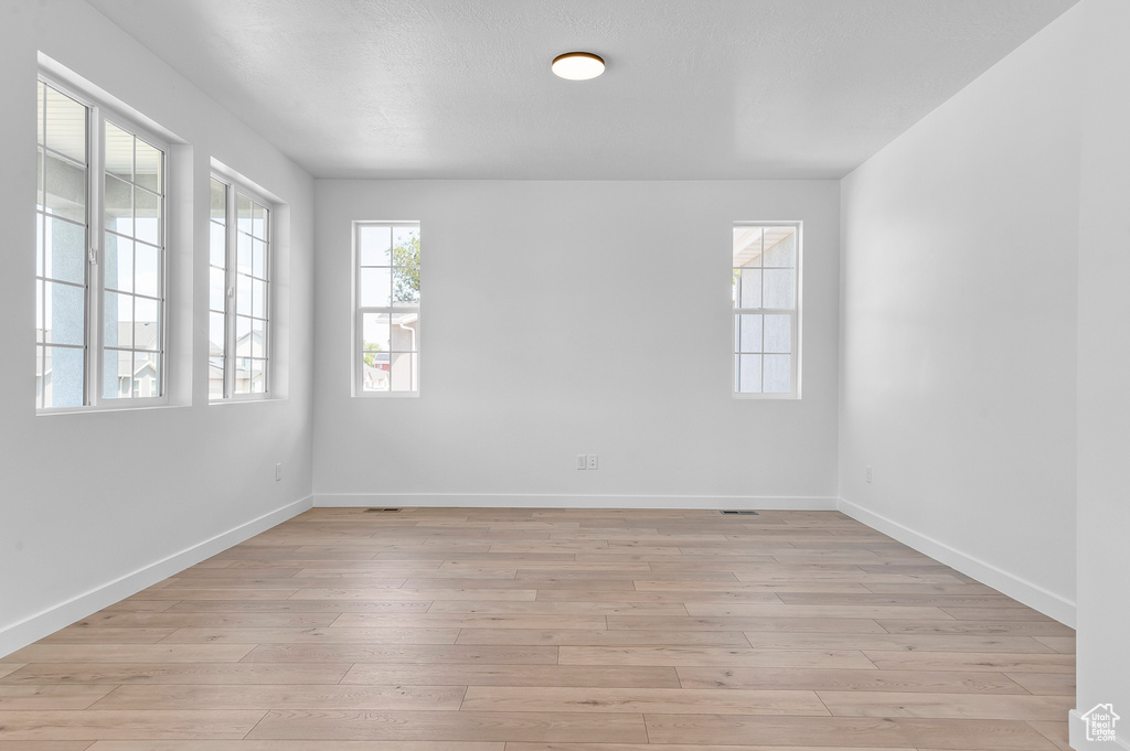 7816 W 2820 S Magna, UT 84044