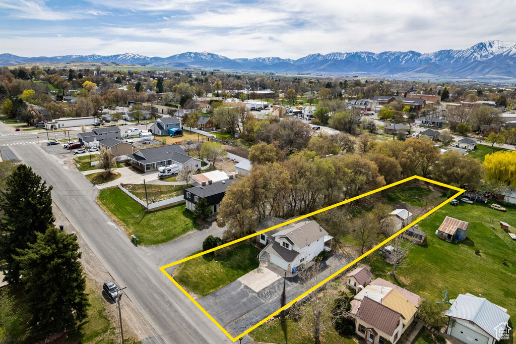 Aerial view with a residential view and a mountain view
