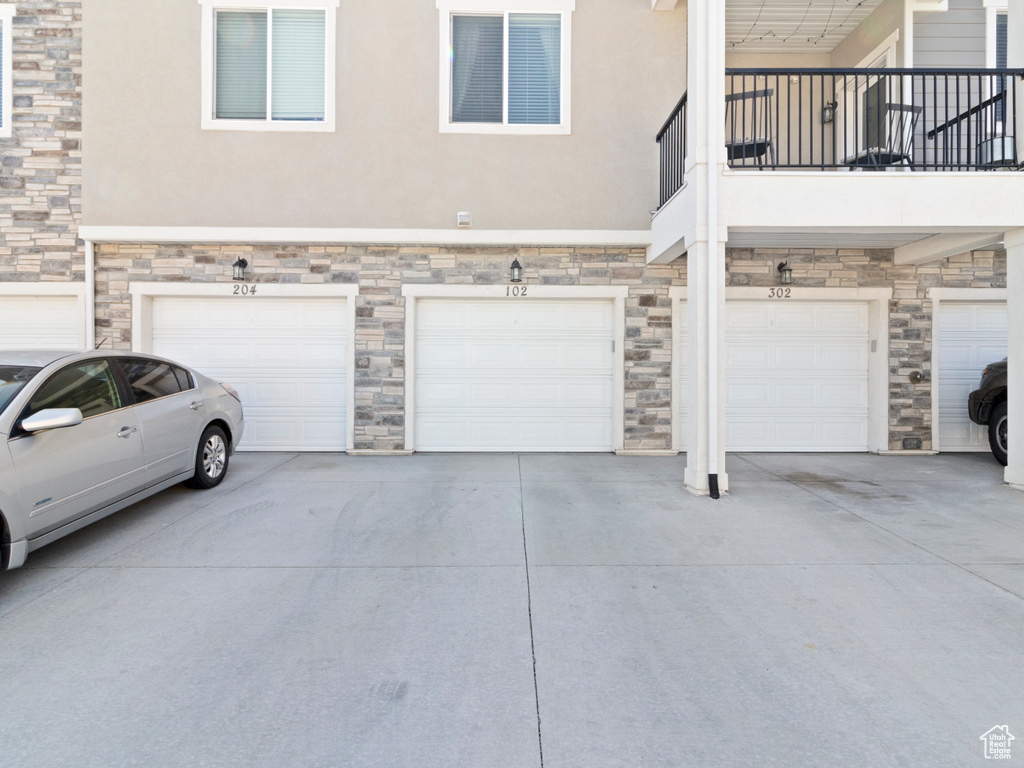 Exterior space featuring driveway