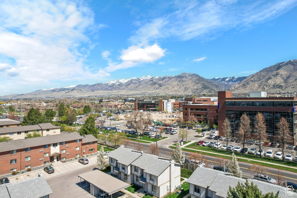 Aerial view with a mountain view