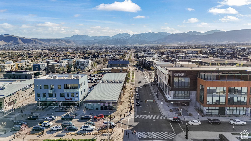 Bird's eye view with a mountain view