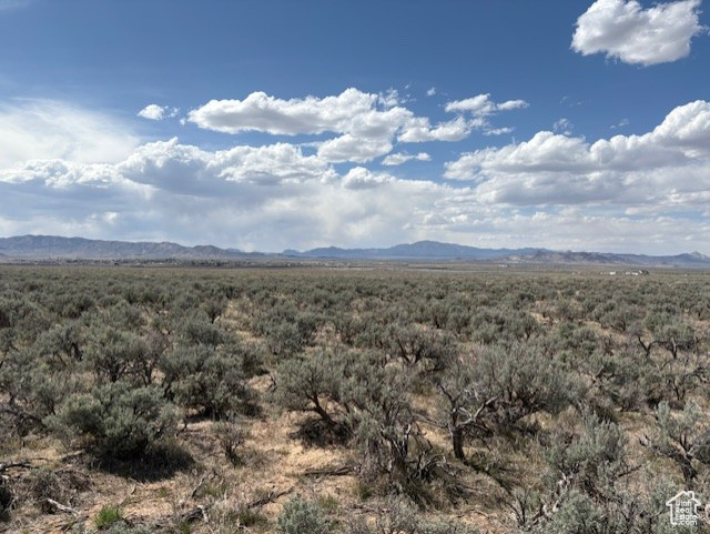 View of mountain feature