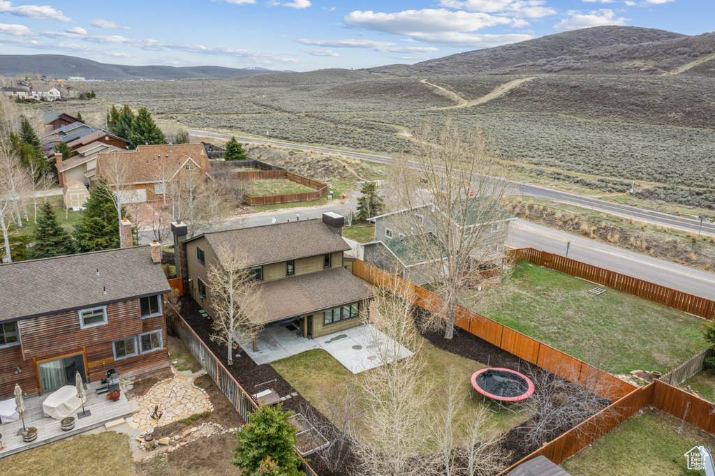 Aerial view with a mountain view