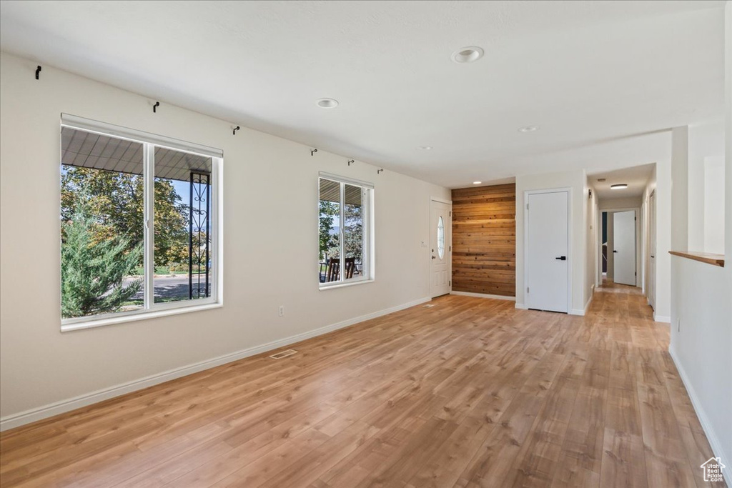 Photo 4 for MLS #2078547 at 1501 W Bluemont Dr