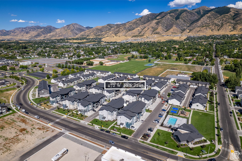 Bird\\\\\\\'s eye view featuring a residential view and a mountain view
