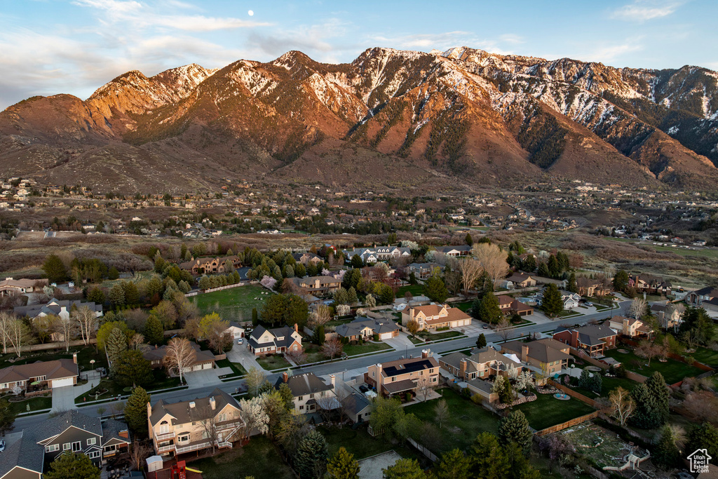 View of mountain feature featuring a residential view