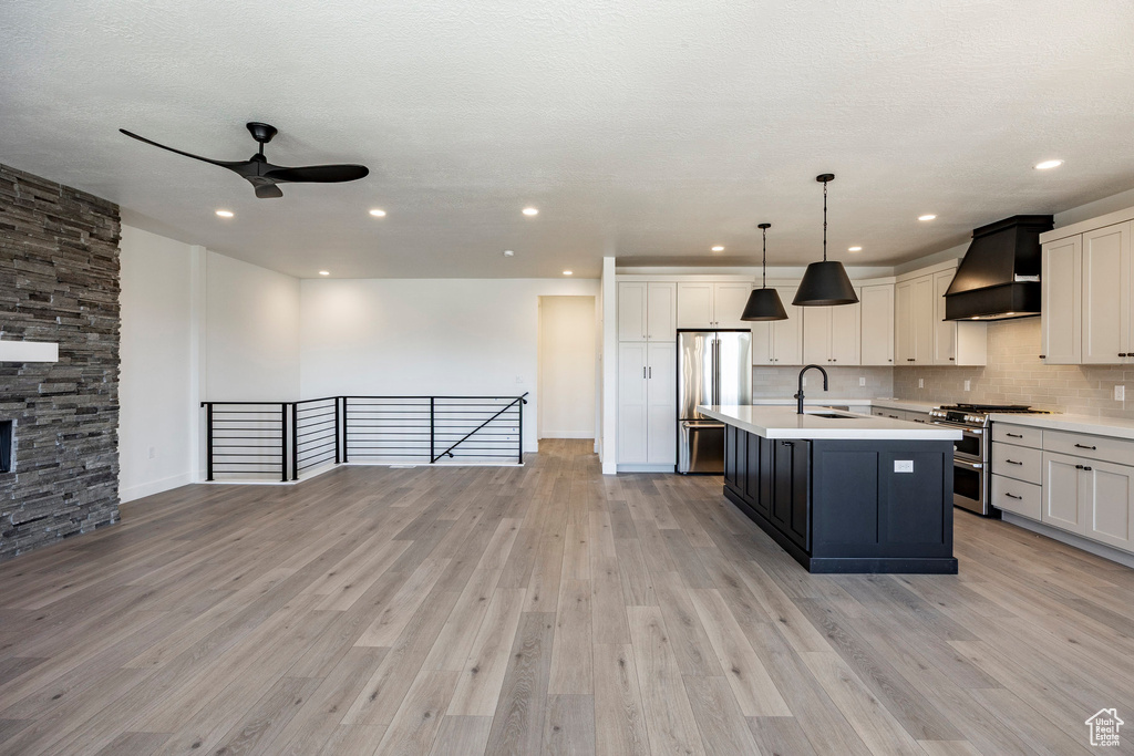 Photo 7 for MLS #2078678 at 6002 N Fairview Dr #226